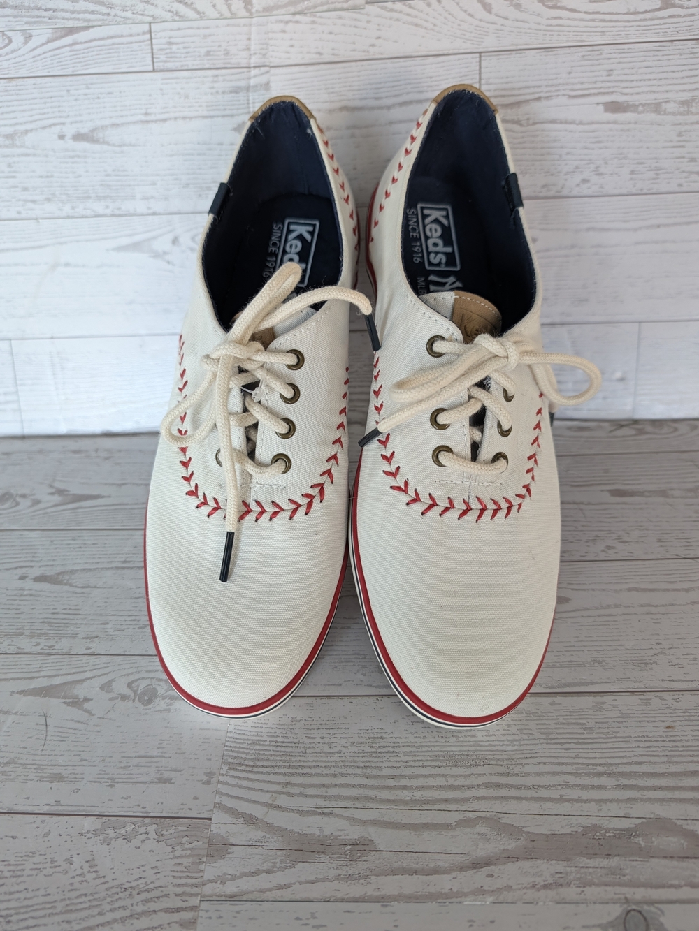 Keds Champion Pennant Women’s Baseball Stitch Sneakers Off-White Yankees